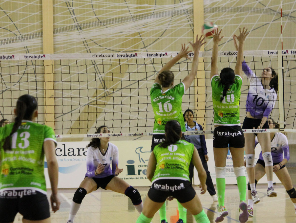 NUESTRAS CHICAS DEL VOLEY NOS LLEVAN A CUARTOS